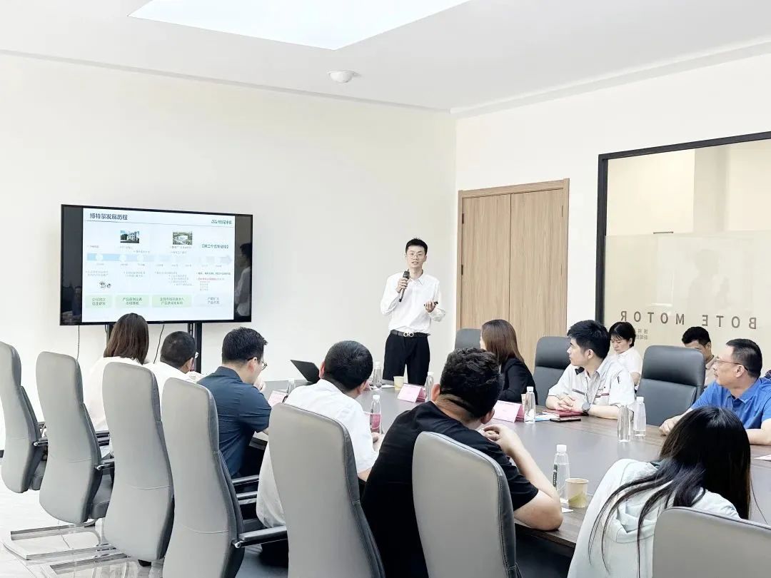 1690361919857471.jpg 2.jpg